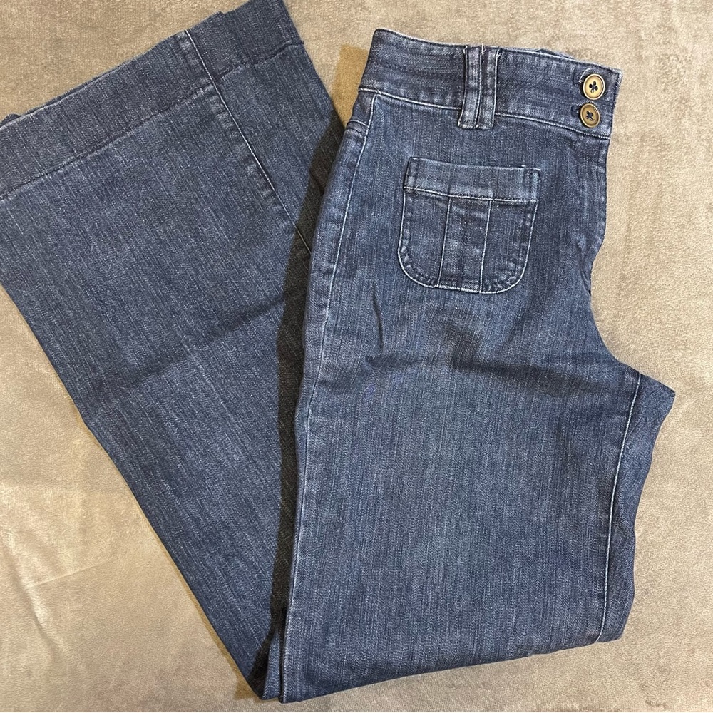 Ann Taylor dark wash wide leg Jean. Size 6